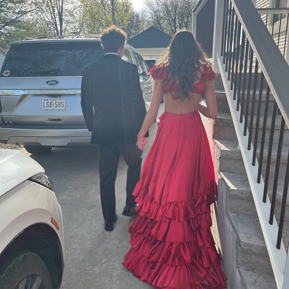 Elegant Red Ruffled Gown - Picture 2 of 5